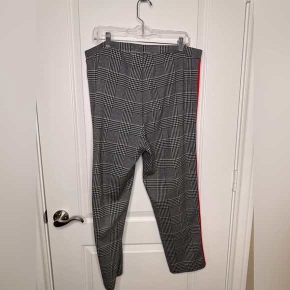 Stylish Plaid Women's Pants with Red Stripe - Picture 9 of 9
